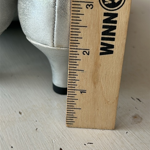 American Eagle Outfitters low heel silver/metallic bow girls shoes size 3.5 - Picture 8 of 9